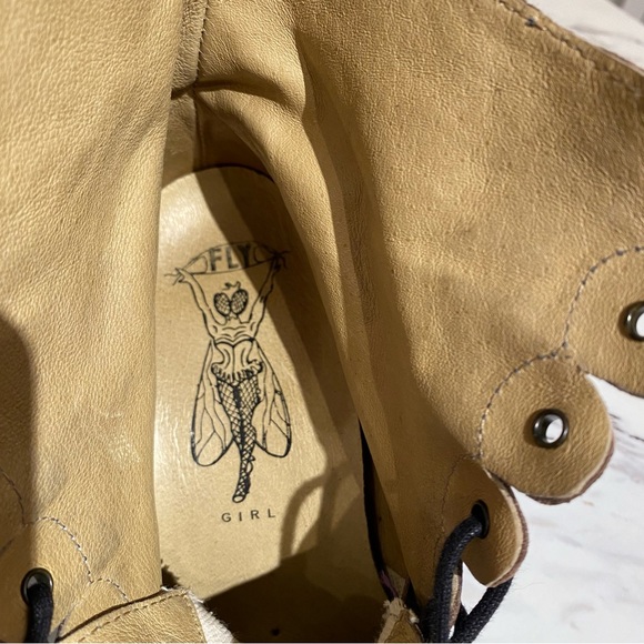 Fly London‎ - Picture 16 of 16